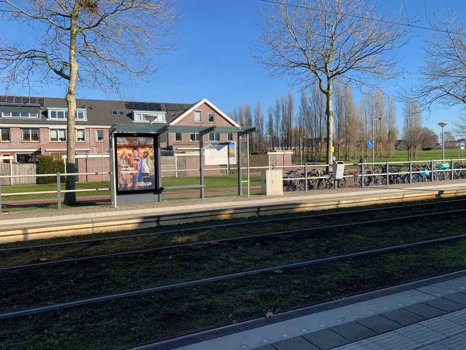 Tramhalte Klaverveld van lijn 19 in Leidschenveen, Den Haag.