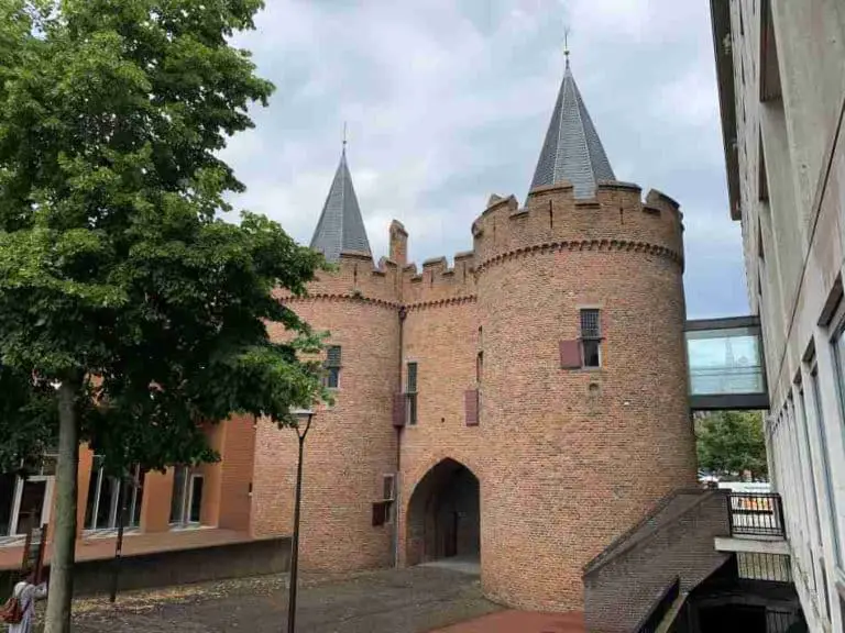 De historische Sabelpoort in Arnhem