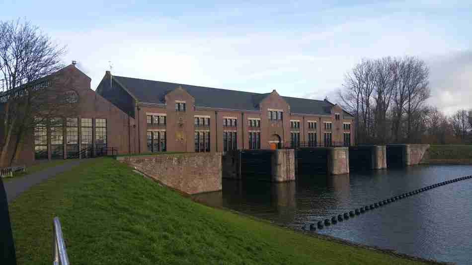 UNESCO Werelderfgoed Nederland; De achterkant van het D.F. Woudagemaal, één van de twaalf UNESCO werelderfgoederen in Nederland