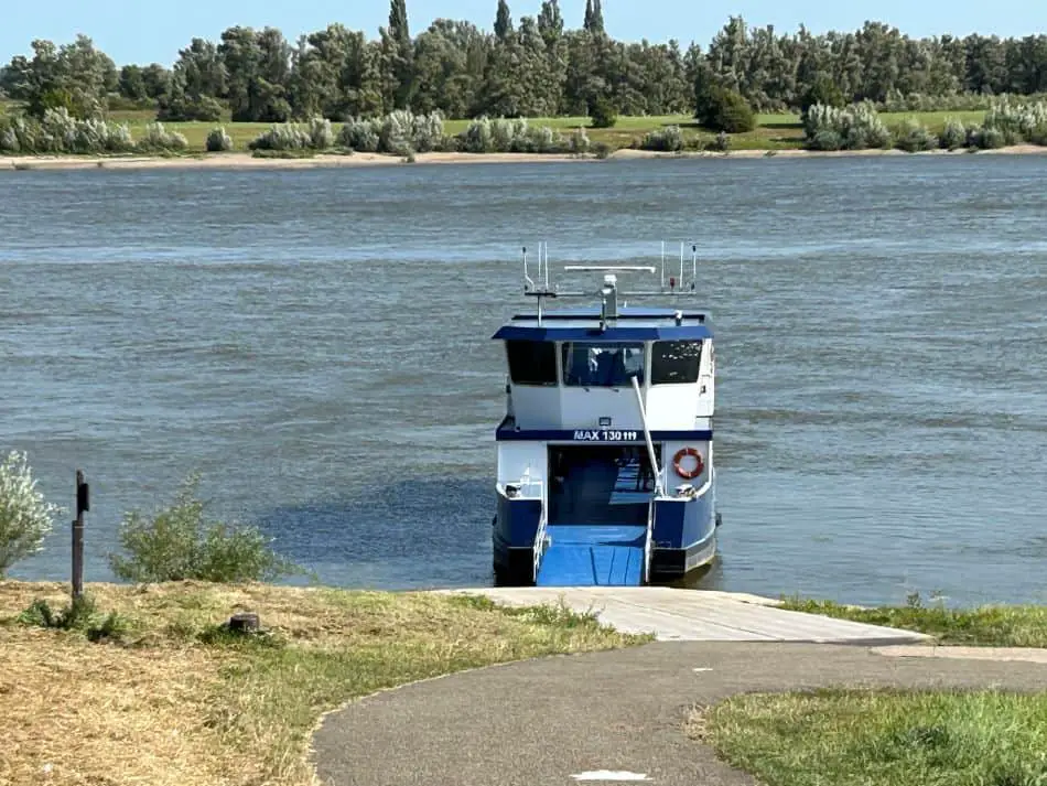 Het pontje bij Millingen a/d Rijn is bekend bij veel Pieterpad wandelaars